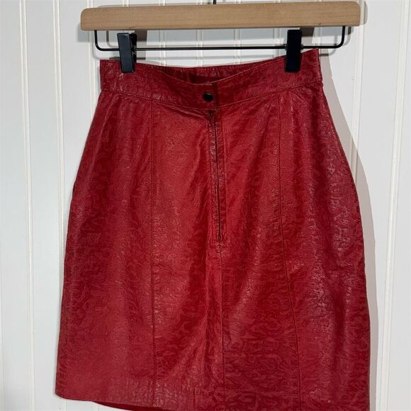VTG New Yorker Red Embossed Leather Skirt 7 High Waist Midi Mob Wife 80s Retro - Picture 2 of 8